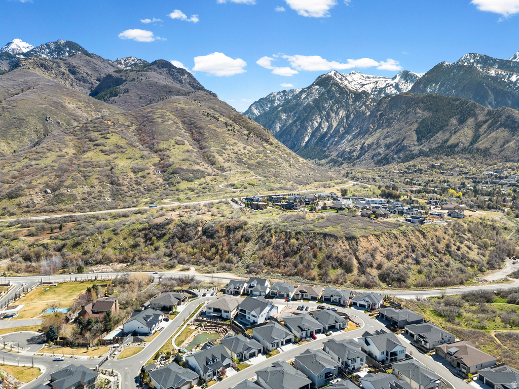 9296 S REGATTA LN Cottonwood Heights, UT 84093