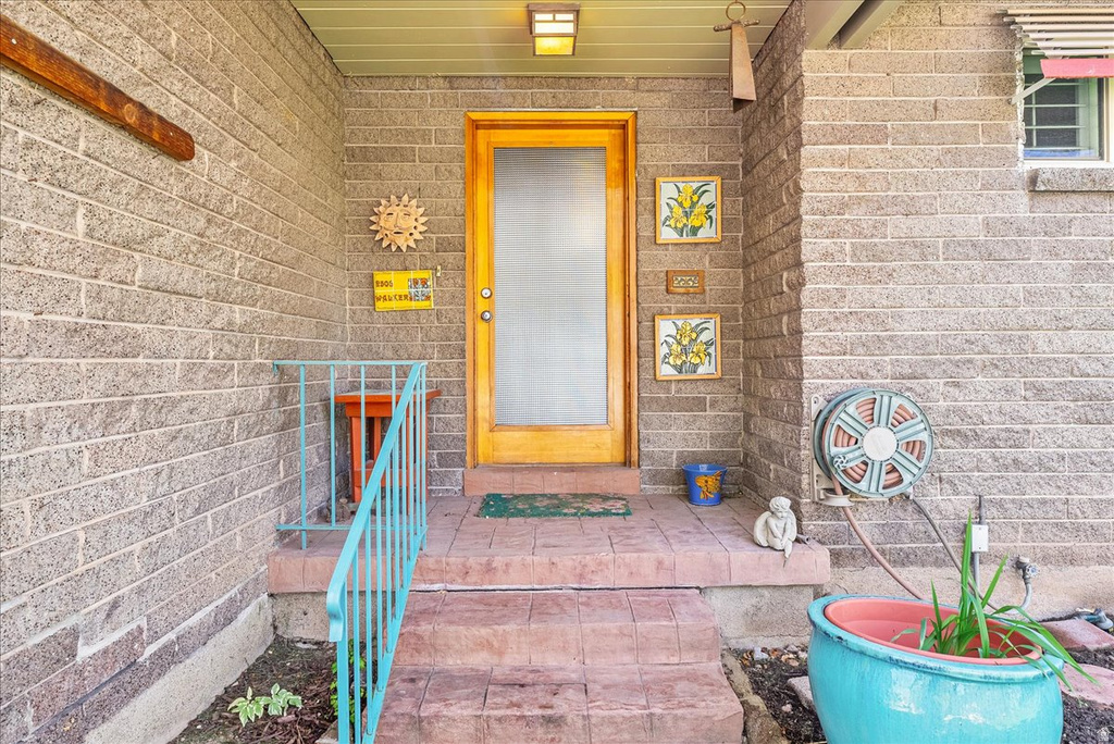 2506 E DOWNINGTON AVE Salt Lake City, UT 84108