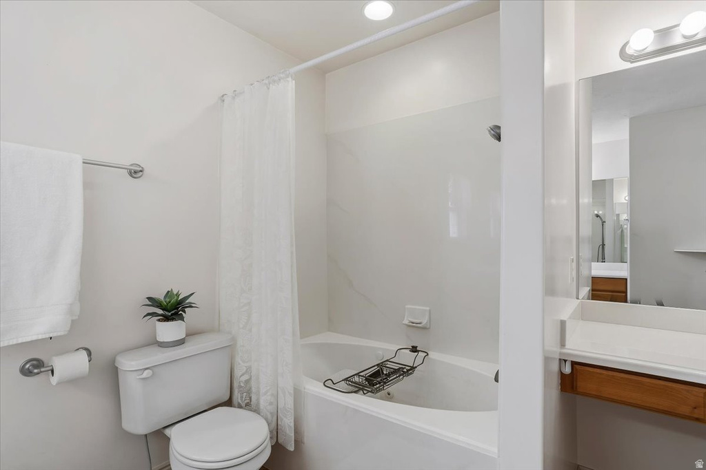 1229 N 2025 W Layton, UT 84041