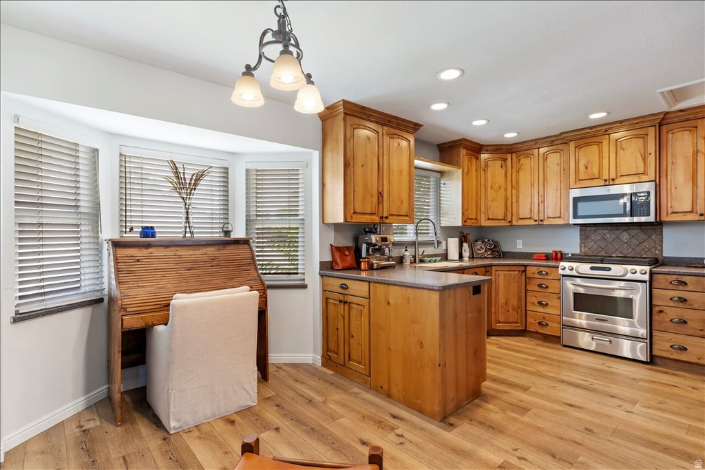 888 RICE CIR Farmington, UT 84025