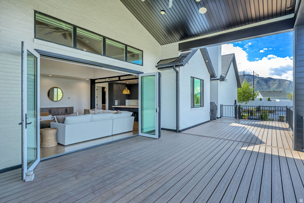 1720 S HILLCREST CIR Mapleton, UT 84664