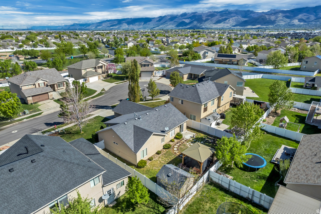 1041 ASCOT DR North Salt Lake, UT 84054