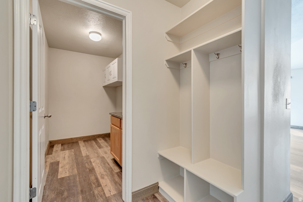 1041 ASCOT DR North Salt Lake, UT 84054