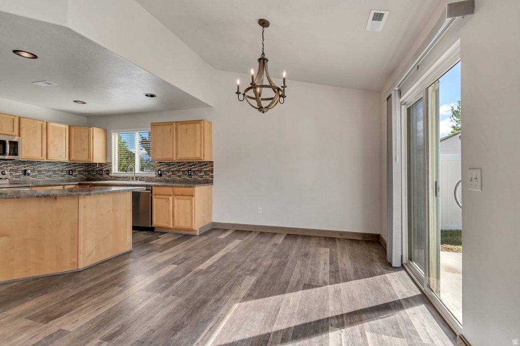 1041 ASCOT DR North Salt Lake, UT 84054