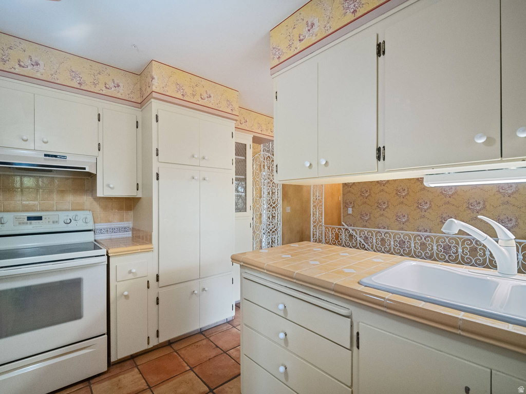 451 E 4800 S Murray, UT 84107