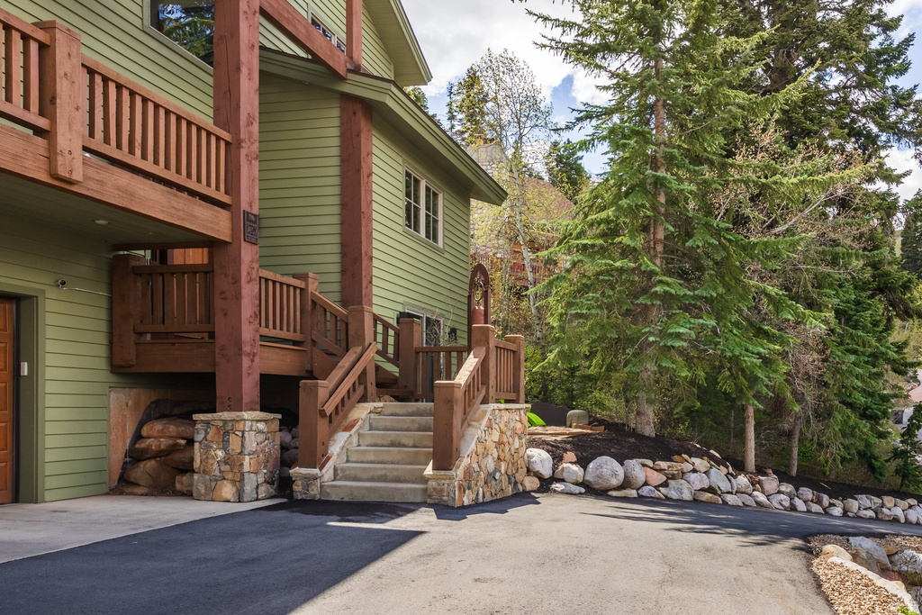 7457 BUCKBOARD DR Park City, UT 84098