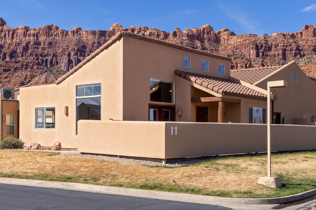 3686 S SPANISH VALLEY. UNIT I-1 DR #I-1 Moab, UT 84532