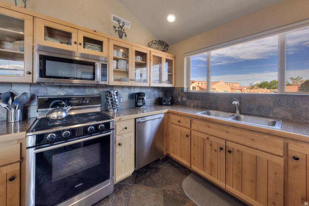 3686 S SPANISH VALLEY. UNIT I-1 DR #I-1 Moab, UT 84532
