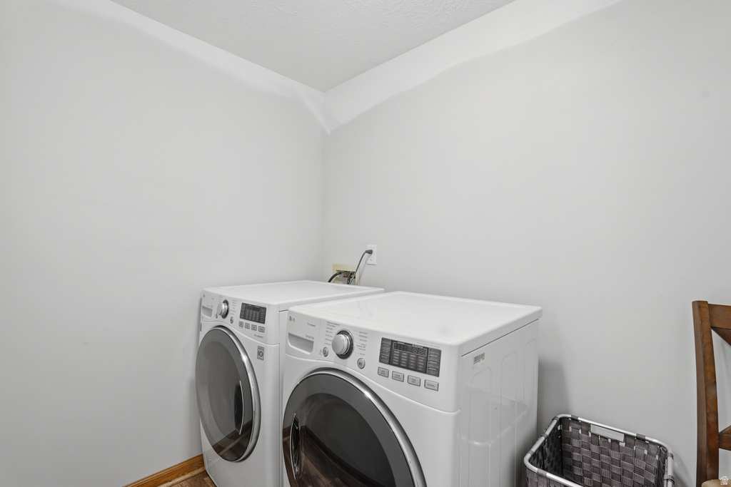 7902 S 2450 E South Weber, UT 84405