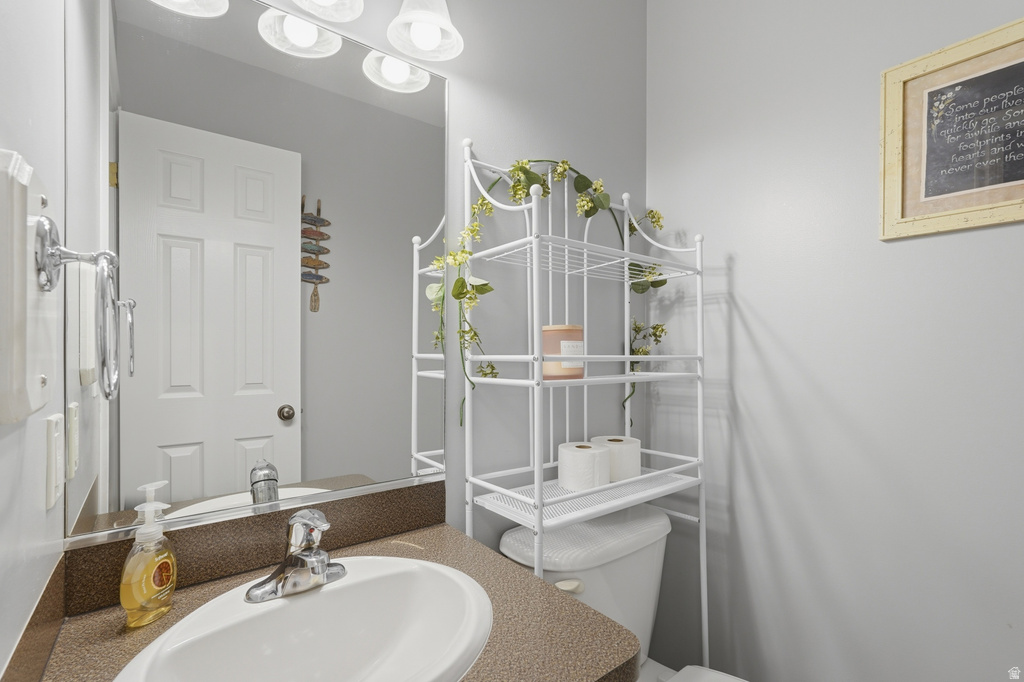7902 S 2450 E South Weber, UT 84405