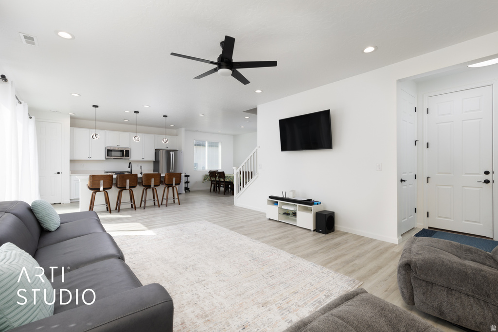 6392 N WILD MARE WAY Lake Point, UT 84074