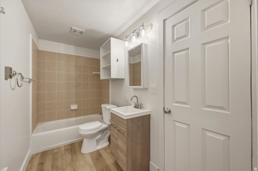 207 W 1300 N Sunset, UT 84015