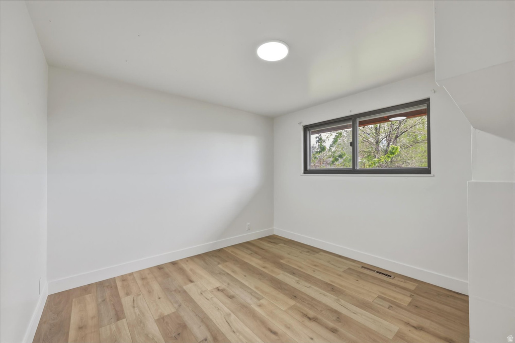 207 W 1300 N Sunset, UT 84015