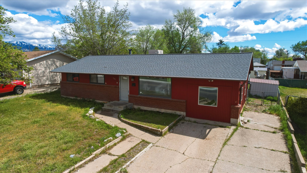 207 W 1300 N Sunset, UT 84015