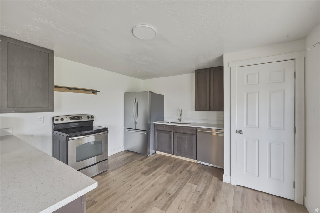 207 W 1300 N Sunset, UT 84015