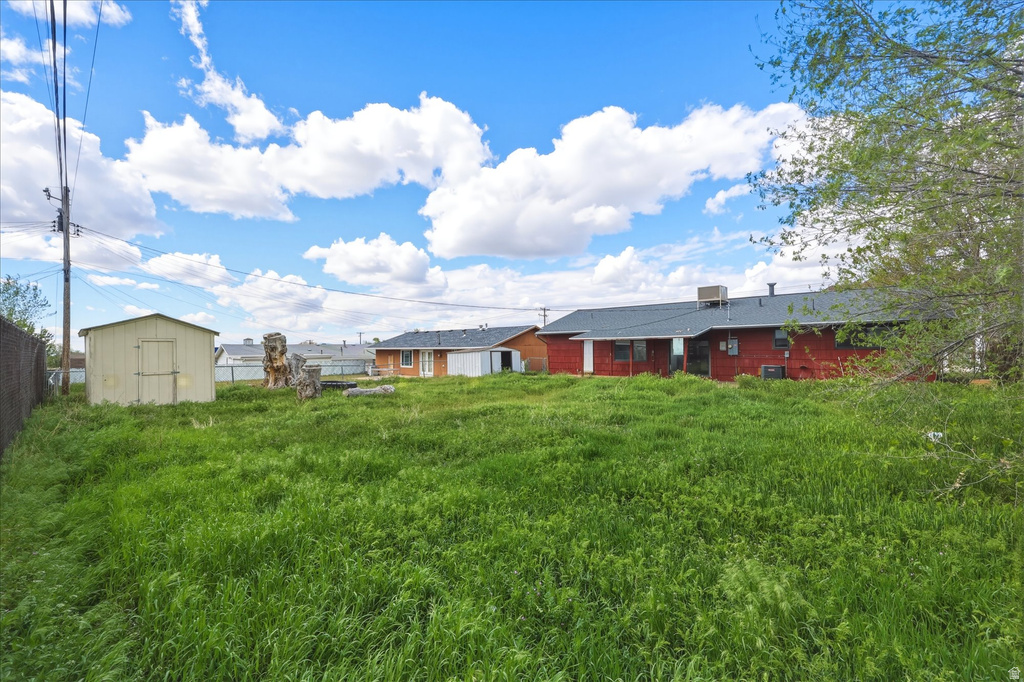 207 W 1300 N Sunset, UT 84015