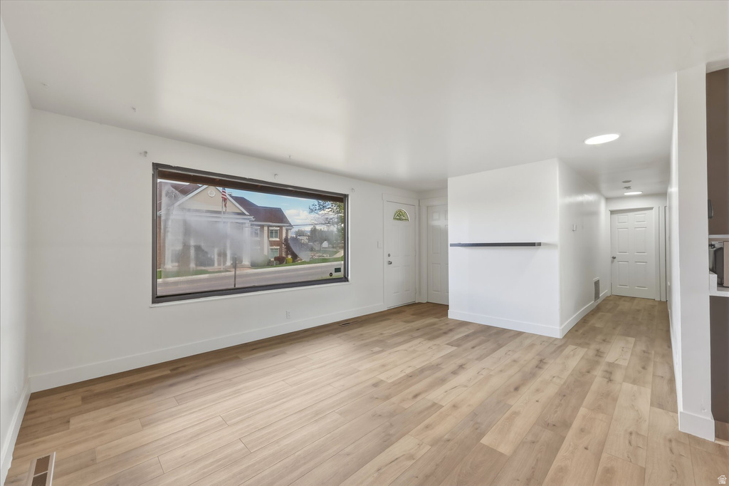 207 W 1300 N Sunset, UT 84015