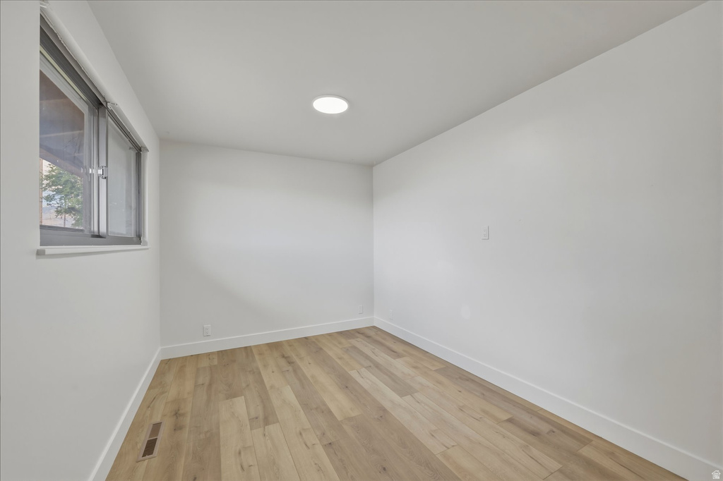 207 W 1300 N Sunset, UT 84015