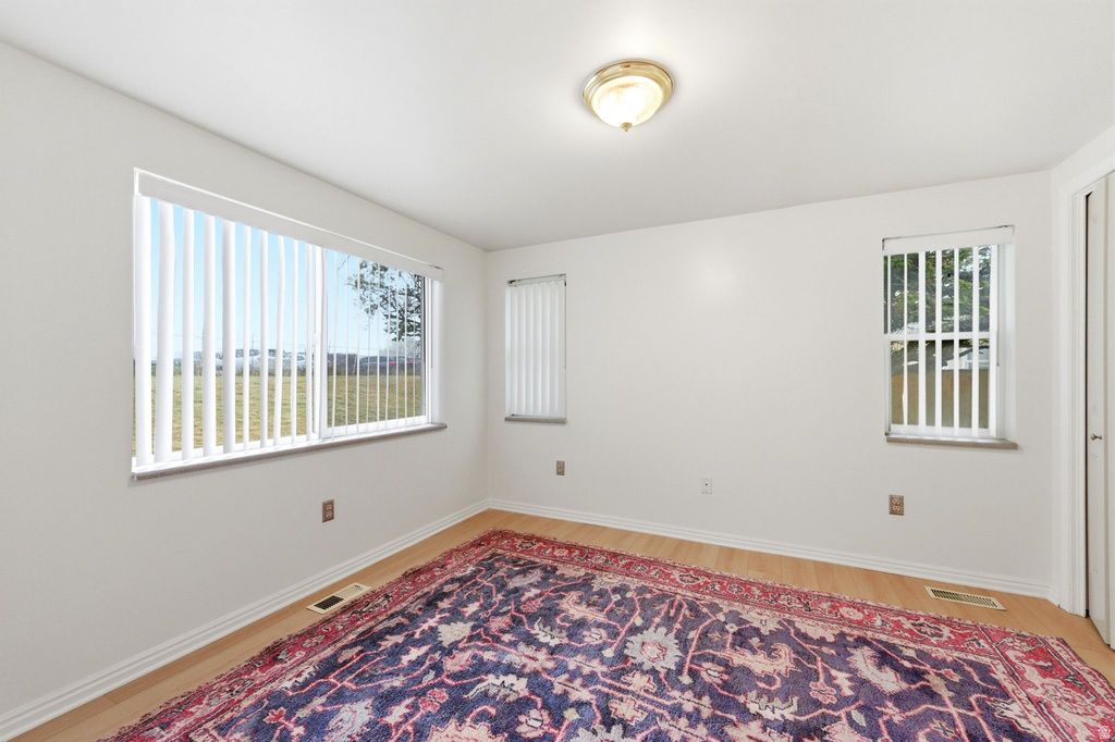 1072 S GLENDALE CIR Salt Lake City, UT 84104