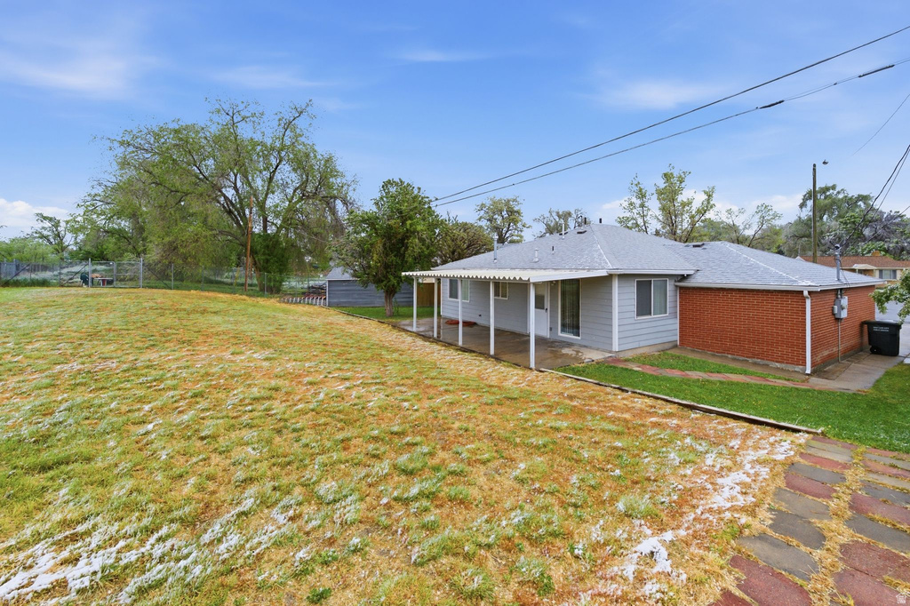 1072 S GLENDALE CIR Salt Lake City, UT 84104