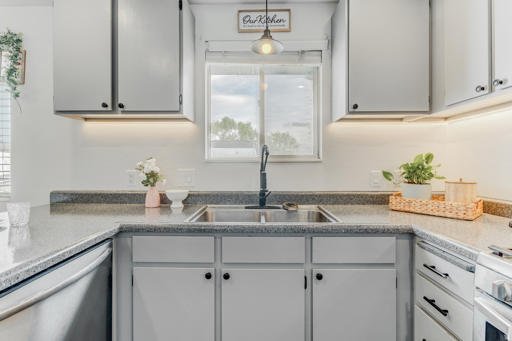 5041 S HEATH AVE Salt Lake City, UT 84118