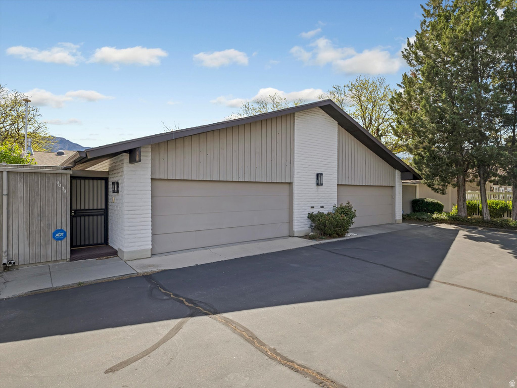 6038 S VILLAGE 3 RD Murray, UT 84121