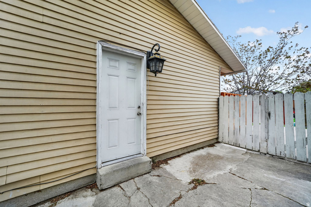 4325 S WILDROSE DR West Valley City, UT 84120