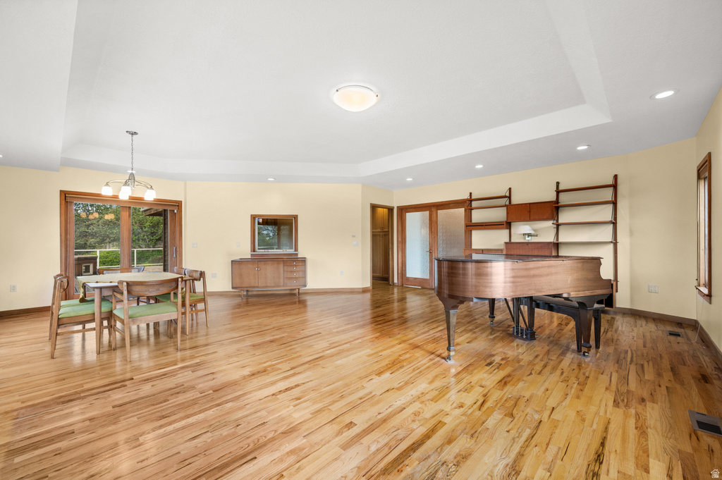 927 N ENSIGN VISTA DR Salt Lake City, UT 84103