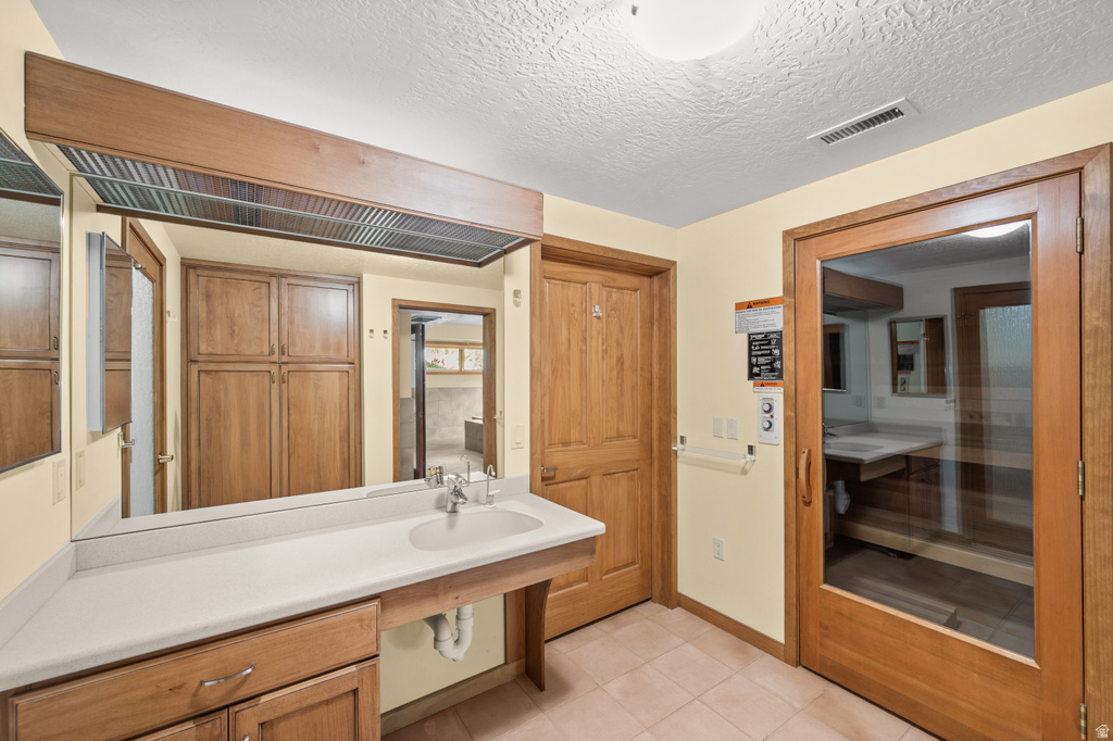 927 N ENSIGN VISTA DR Salt Lake City, UT 84103