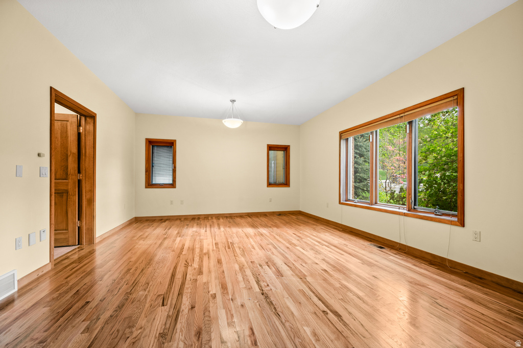 927 N ENSIGN VISTA DR Salt Lake City, UT 84103