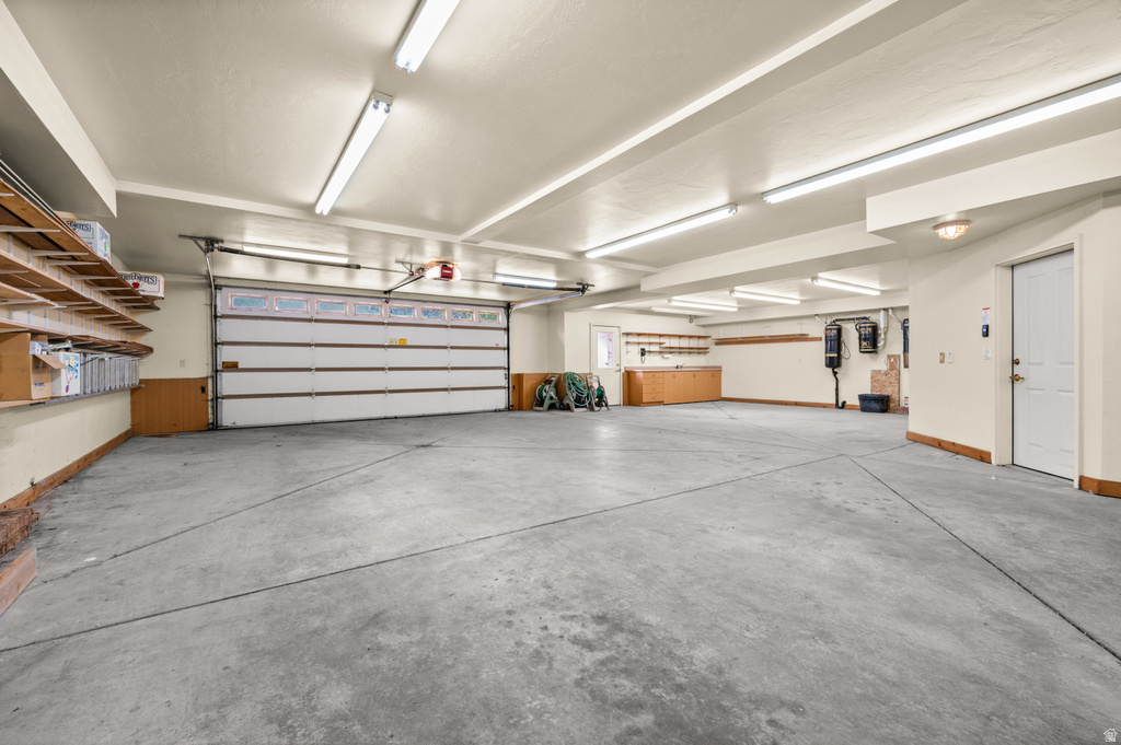 927 N ENSIGN VISTA DR Salt Lake City, UT 84103