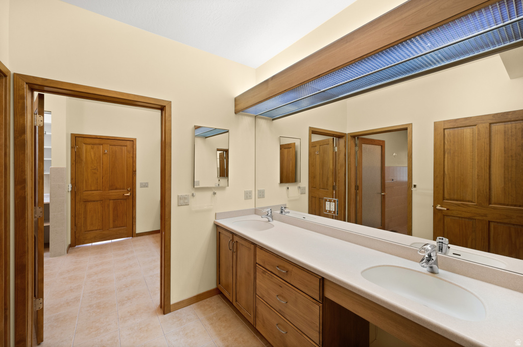 927 N ENSIGN VISTA DR Salt Lake City, UT 84103