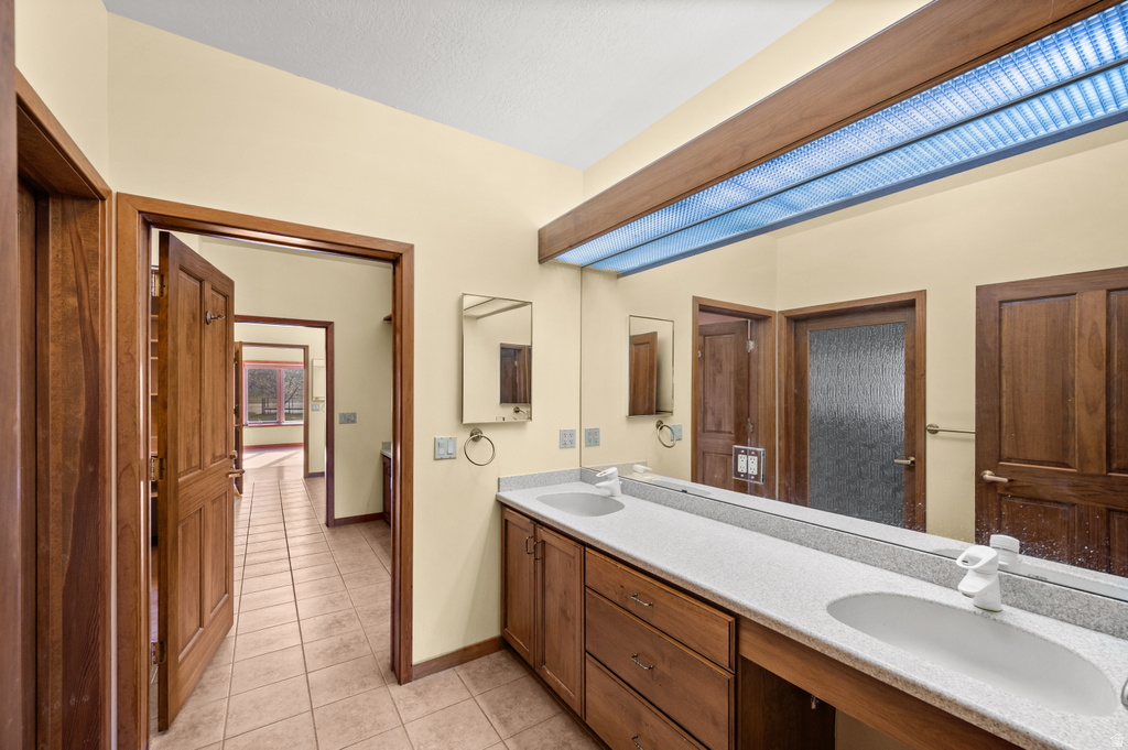 927 N ENSIGN VISTA DR Salt Lake City, UT 84103