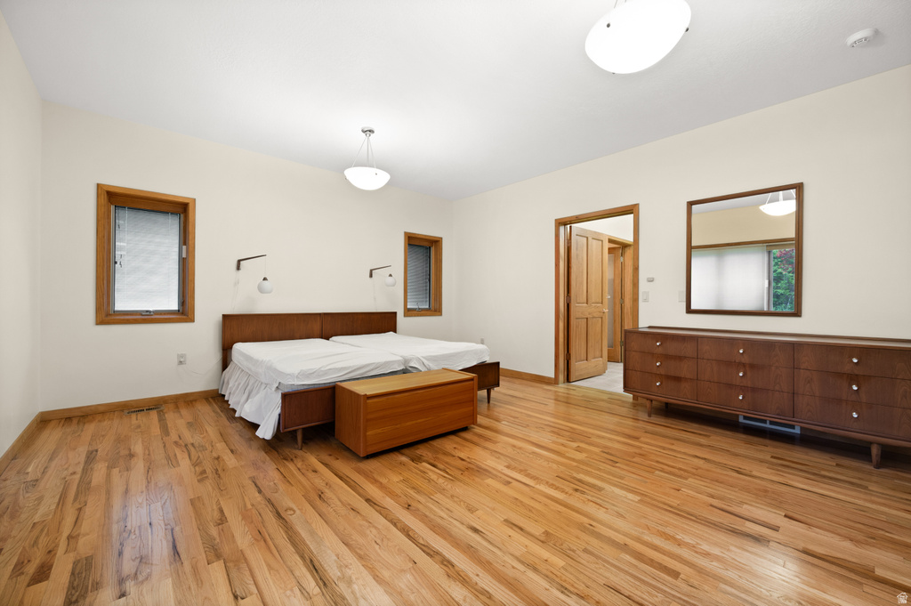 927 N ENSIGN VISTA DR Salt Lake City, UT 84103