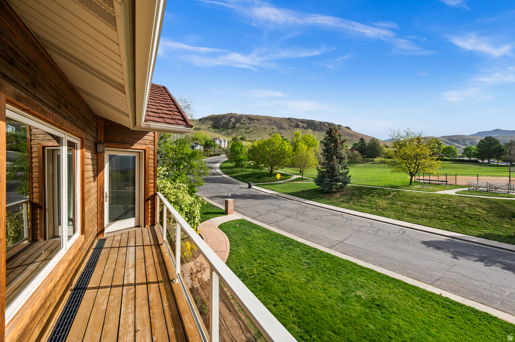 927 N ENSIGN VISTA DR Salt Lake City, UT 84103