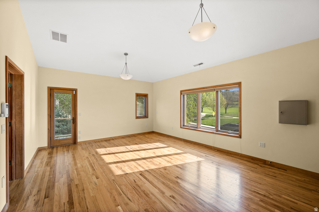 927 N ENSIGN VISTA DR Salt Lake City, UT 84103