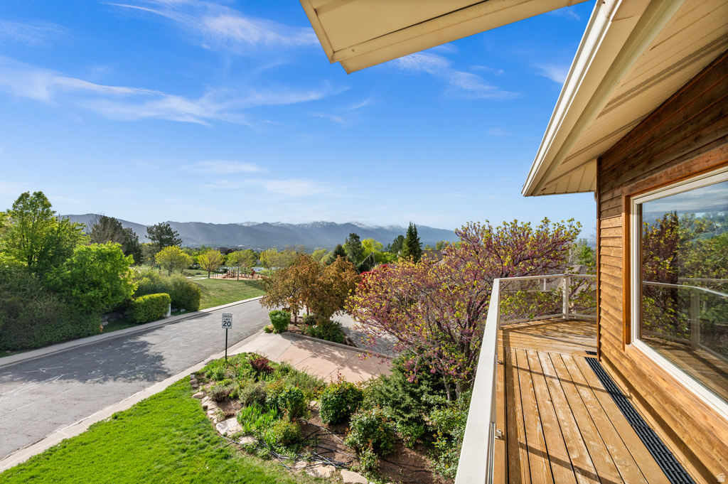 927 N ENSIGN VISTA DR Salt Lake City, UT 84103