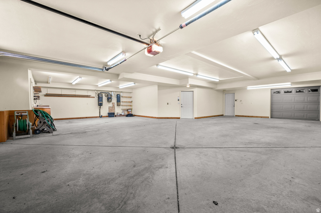 927 N ENSIGN VISTA DR Salt Lake City, UT 84103