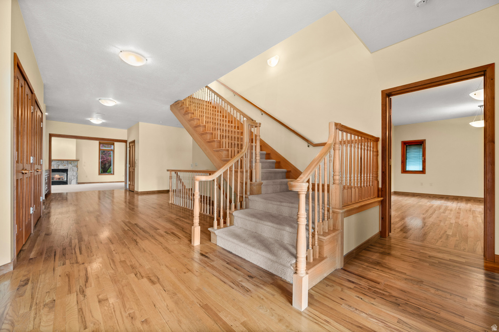 927 N ENSIGN VISTA DR Salt Lake City, UT 84103