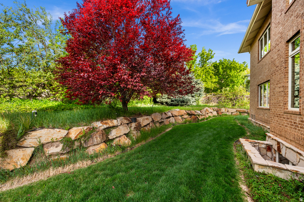 927 N ENSIGN VISTA DR Salt Lake City, UT 84103