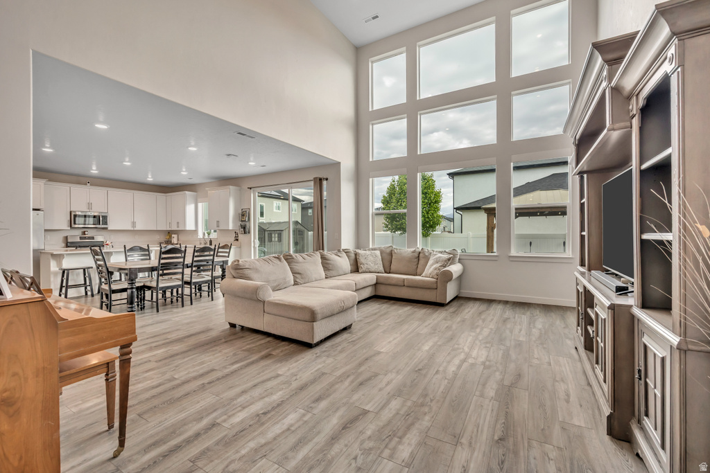 2084 W 2315 S Woods Cross, UT 84087