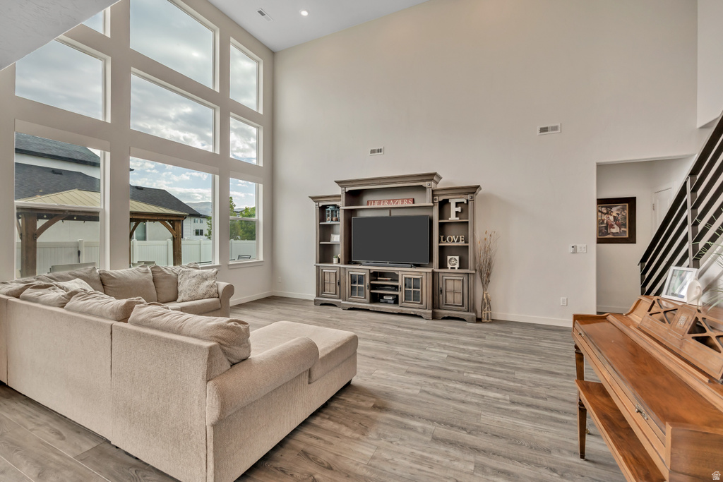 2084 W 2315 S Woods Cross, UT 84087