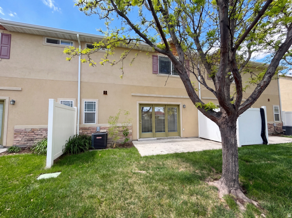 6729 S PINE LANDING WAY West Jordan, UT 84084