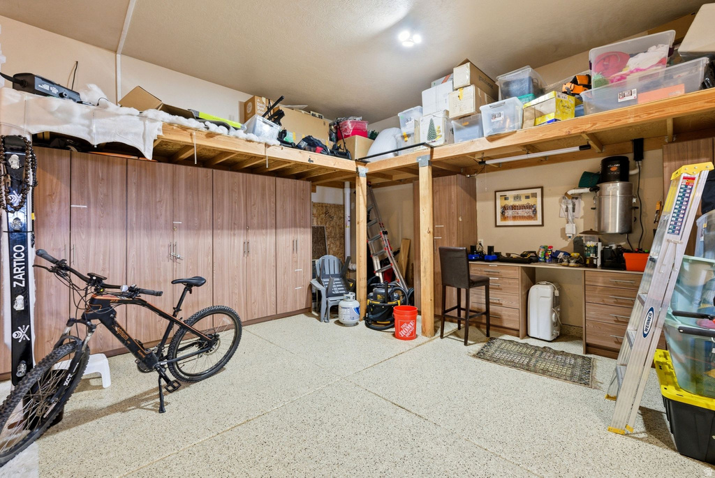 1130 N TWICKENHAM DR Salt Lake City, UT 84103