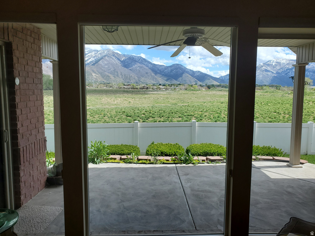 5586 S 250 E Washington Terrace, UT 84405