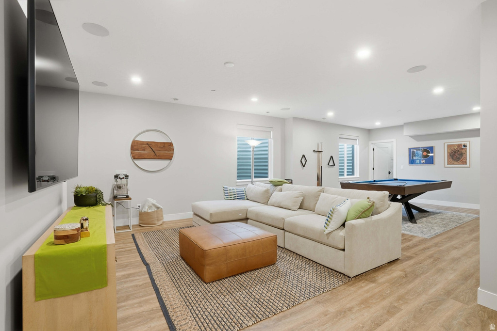 2011 E BEVERLY DR Holladay, UT 84117