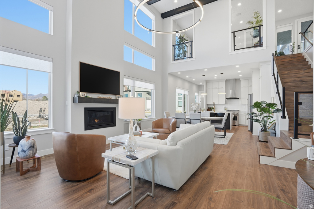 2011 E BEVERLY DR Holladay, UT 84117