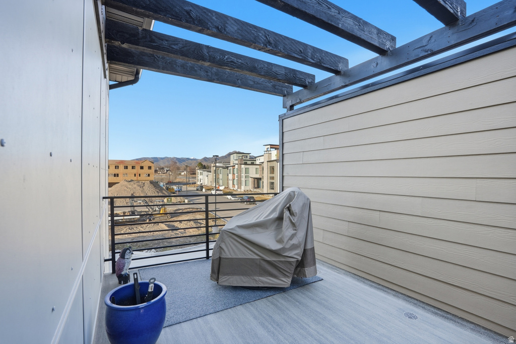 2011 E BEVERLY DR Holladay, UT 84117