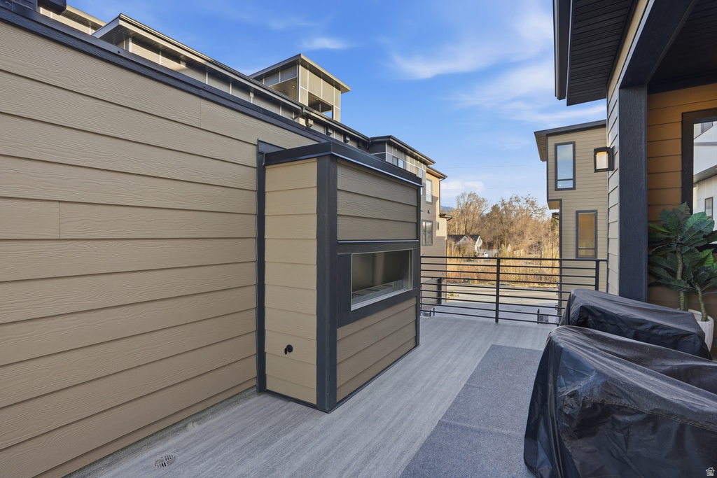 2011 E BEVERLY DR Holladay, UT 84117