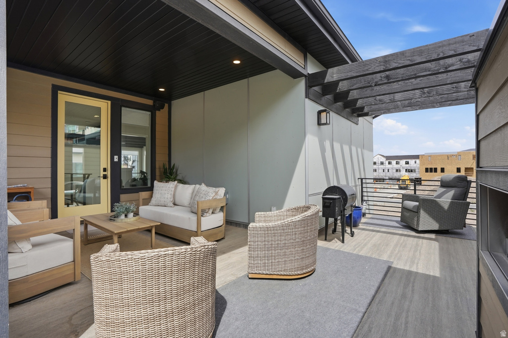 2011 E BEVERLY DR Holladay, UT 84117